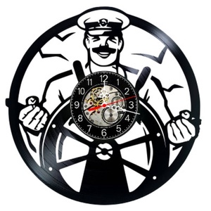 Ceas de perete decorativ realizat din disc de vinil, Model Marinar Capitan Timona Pipa Pescari, Negru, 30 cm - Artynos.ro