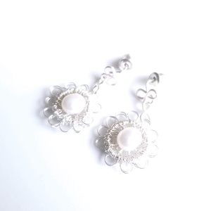 Cercei argintati cu perle de cultura - accesorii nuntă - bijuterii mireasă - cercei mireasă - Artynos.ro