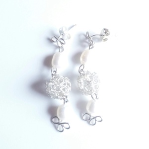 Cercei argintati cu perle si margele de sticla  - accesorii nuntă - bijuterii mireasă - cercei mireasă - Artynos.ro