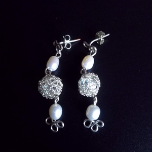 Cercei argintati cu perle si margele de sticla  - Artynos.ro