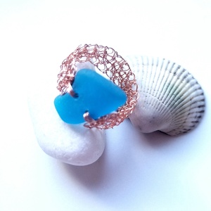 Inel din cupru cu sticla de mare-sea glass turcoaz - Artynos.ro
