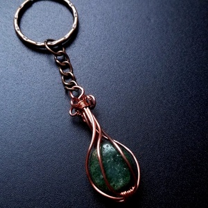 Breloc din cupru cu agat verde - geantă și husă - accesorii genți - breloc - Artynos.ro