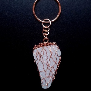 Breloc din cupru cu sticla de mare-sea glass  - geantă și husă - accesorii genți - breloc - Artynos.ro