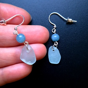 Cercei argintii cu acvamarin și sea glass-sticla de mare - Artynos.ro