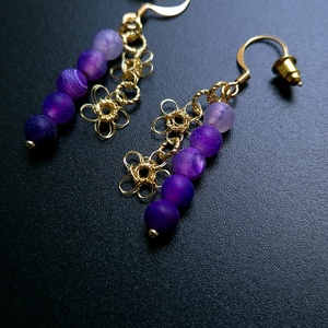 Cercei auriti cu margele de agat purple crackle  - bijuterii - cercei - cercei agățați - Artynos.ro