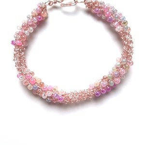 Bratara roz din cupru cu margele pastel, Bijuterii, Bratari, Bratari din cupru, Confectionarea bijuteriilor, Crosetat, ARTYNOS