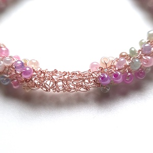 Bratara roz din cupru cu margele pastel - bijuterii - brățări - brățări din cupru - Artynos.ro