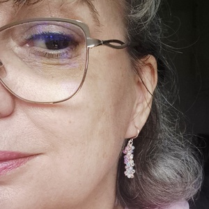 Cercei lungi roz cu mărgele de sticla colorate pastel - bijuterii - cercei - cercei din sticlă - Artynos.ro