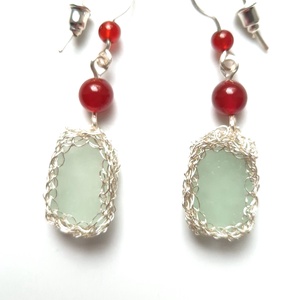 Cercei lungi argintati cu sticla de mare si carneol - Artynos.ro