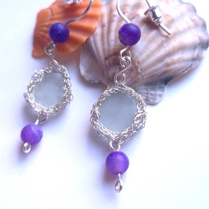 Cercei lungi argintii cu sticla de mare si agat violet - bijuterii - cercei - cercei din mărgele - Artynos.ro