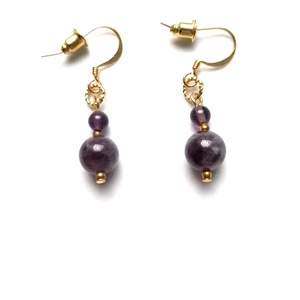 Cercei auriti cu margele mov de  ametist, Bijuterii, Cercei, Cercei din pietre semipretioase, Confectionarea bijuteriilor, ARTYNOS