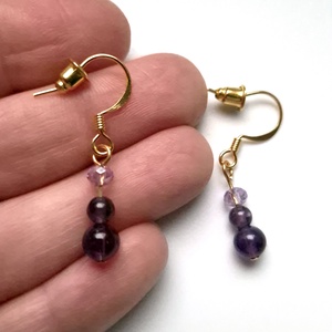 Cercei mici auriti cu ametist  - bijuterii - cercei - cercei din pietre semiprețioase - Artynos.ro