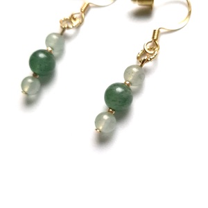 Cercei mici auriti cu margele verzi de aventurin  - bijuterii - cercei - cercei din pietre semiprețioase - Artynos.ro