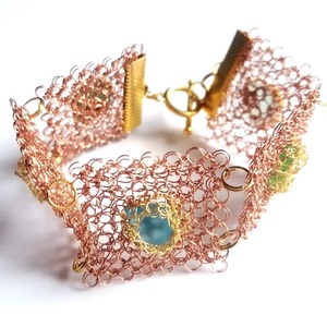 Bratara cupru cu sticla de mare -sea glass , Bijuterii, Bratari, Bratari din cupru, Confectionarea bijuteriilor, Crosetat, Bratara crosetata din sarma de cupru emailata, la care am integrat mici piese unice de sticla de ma..., ARTYNOS