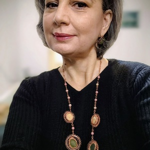 Lant lung din cupru cu sticla de mare-sea glass și margele de sidef  - bijuterii - coliere - coliere cu pandative - Artynos.ro