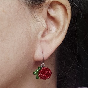 Cercei mici cireșe din sarma emailata si margele de sticla - bijuterii - cercei - cercei din mărgele - Artynos.ro