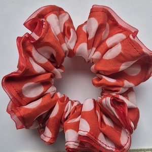 Scrunchie-elastic de par rosu cu buline albe  - Artynos.ro