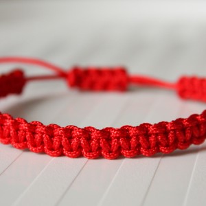 Brățară de protecție - Brățară macramé împletită roșie -  - Artynos.ro