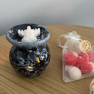 Set aromaterapie/Wax melts Cinnamon roll (Melc cu scorțișoară) / Christmas wreath (Coroniță de Crăciun m) - casă & stil de viață - lumânări, parfumuri, arome - difuzor aromatic - Artynos.ro