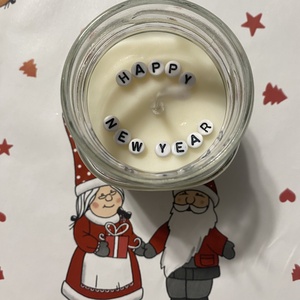 Lumanare parfumata cu mesaj ascuns Happy New Year, Casa & Stil de viata, Lumanari, parfumuri, arome, Lumanare - lumanari artizanale, Lumanare si fabricarea lumanarilor, ARTYNOS