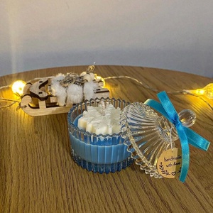 Lumânare parfumată Luxury Snowflake 65g - Artynos.ro