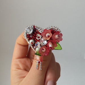 Brose romantica inima rosie  - Artynos.ro