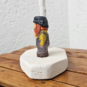Jucărie din Lemn Gnom Morăcănos din lemn pentru Copii - arte vizuale și accesorii  - sculptură - statuie lemn - Artynos.ro
