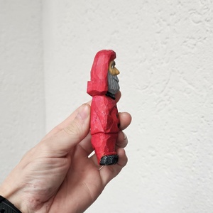 Jucarie din Lemn PESCAR MODERN cu Pelerină de Ploaie Pentru Copii - arte vizuale și accesorii  - sculptură - statuie lemn - Artynos.ro