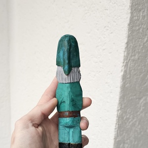 Jucarie din Lemn Vrăjitor cu Barba Lungă - arte vizuale și accesorii  - sculptură - statuie lemn - Artynos.ro