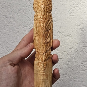 Bufniță din Lemn Sculptata Manual - arte vizuale și accesorii  - sculptură - sculpturi și figurine din ceramică - Artynos.ro