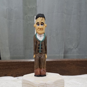 Figurina Frankenstein din Lemn - Artynos.ro