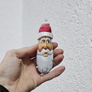 Mos Craciun din Lemn  Ornament de Brad (sculptat si pictat manual) - Artynos.ro
