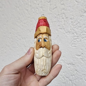 Moș Crăciun din Lemn � Ornament de Brad (sculptat și pictat manual) - crăciun - decorațiuni de crăciun de casă - figurine pentru pomul de crăciun - Artynos.ro