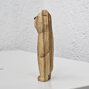 Ursuleț din Lemn � Sculptat și Pictat Manual - jucării și echipamente pentru copii - accesorii sport - accesorii pentru călărit - Artynos.ro