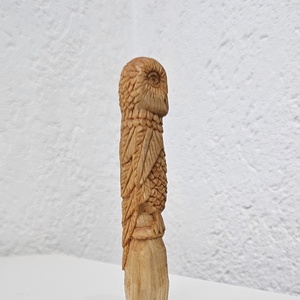 Bufniță din Lemn Natural � Sculptată Manual - jucării și echipamente pentru copii - accesorii sport - accesorii pentru sporturi de zăpadă - Artynos.ro