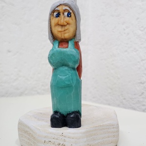 Gospodina cu Sort � Figurina din Lemn Sculptata si Pictata Manual, Jucarii si echipamente pentru copii, Accesorii sport, Accesorii pentru alte jocuri si sporturi, Sculptura, Pictura, ARTYNOS