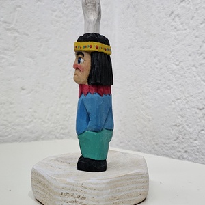 Indianul Talpă Iute-Figurină din Lemn Sculptată și Pictată Manual - jucării și echipamente pentru copii - jocuri de gândire - jocuri de sortare a culorilor și formelor - Artynos.ro