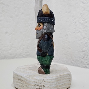 Viking - Figurină din Lemn Sculptată și Pictată Manual - arte vizuale și accesorii  - sculptură - sculptură din piatră - Artynos.ro