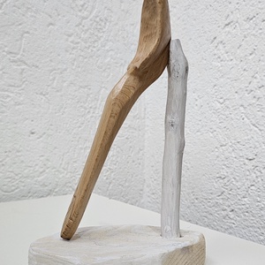 Lingură din Lemn de Fag cu Frunză Sculptată � Artizanală, Lucrată Manual - casă & stil de viață - echipamente de bucătărie - accesorii de servire - linguri și furculițe artizanale - Artynos.ro