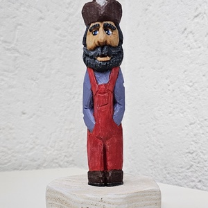Fermier cu Barba � Figurina din Lemn Sculptata si Pictata Manual - Artynos.ro