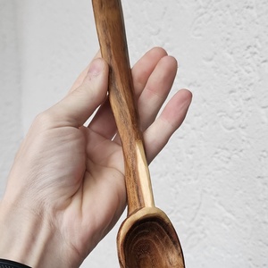 Lingura din Lemn de Acacia pentru Gatit sau Decor - casă & stil de viață - echipamente de bucătărie - accesorii de servire - linguri și furculițe artizanale - Artynos.ro