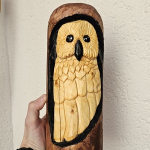 Bufniță din Lemn de Brad � Sculptată și Pictată Manual - arte vizuale și accesorii  - sculptură - sculpturi și figurine din ceramică - Artynos.ro