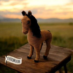 Amigurumi technikával horgolt Élethű ló  - Artynos.ro