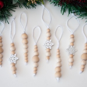 Ornamente din lemn pentru pomul de Crăciun 8 bucăți - Mistletoe -  - Artynos.ro