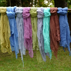 MULL-KENDŐ / portocaliu-batik - eșarfă din tifon batiked - îmbrăcăminte și modă - eșarfe, pălării, fularuri - eșarfe - Artynos.ro