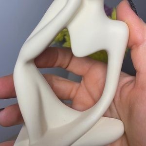 Statuetă decorativă Om pe gânduri - casă & stil de viață - decorațiuni de casă - decorațiuni de masă și rafturi - decorațiuni de masă - Artynos.ro