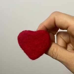 Mărțișor broșă - Inimă - bijuterii - mărțișor - Artynos.ro