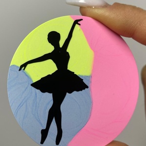 Martisor brosa - 5.5 cm - Balerina - Artynos.ro