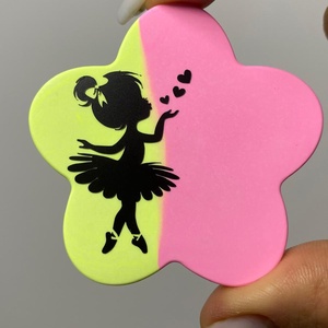 Martisor brosa - forma de floare - Balerina mica, Bijuterii, Martisor, Ceramica, ARTYNOS