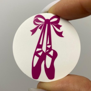 Martisor brosa - 3.5 cm - Poante Balerina, Bijuterii, Martisor, Ceramica, ARTYNOS